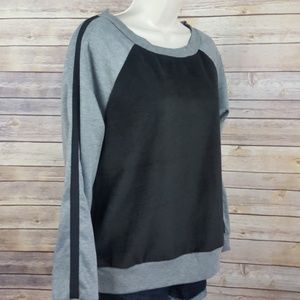 Isaac Mizrahi gray/black sweatshirt